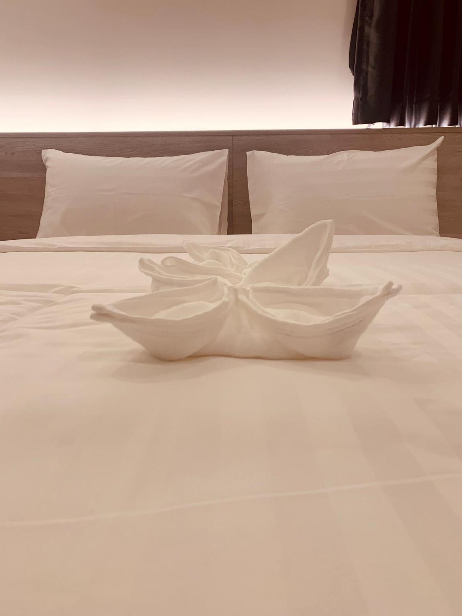 Thana Wisut Hotel Бангкок Экстерьер фото