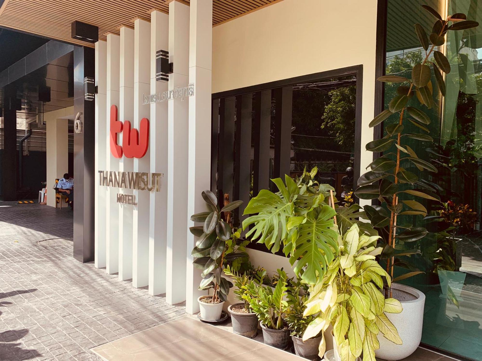 Thana Wisut Hotel Бангкок Экстерьер фото